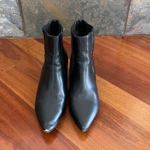 Steve Madden black booties